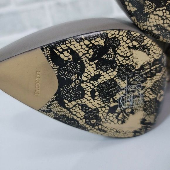 Cesare Paciotti Womens 39 Grey Leather Pointy Booties Ankle Ruffled Detail Italy - Picture 12 of 12